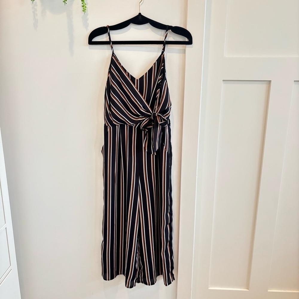 Everly Women's Wide Leg Cropped Striped Romper Front Tie Back Zipper Size Small